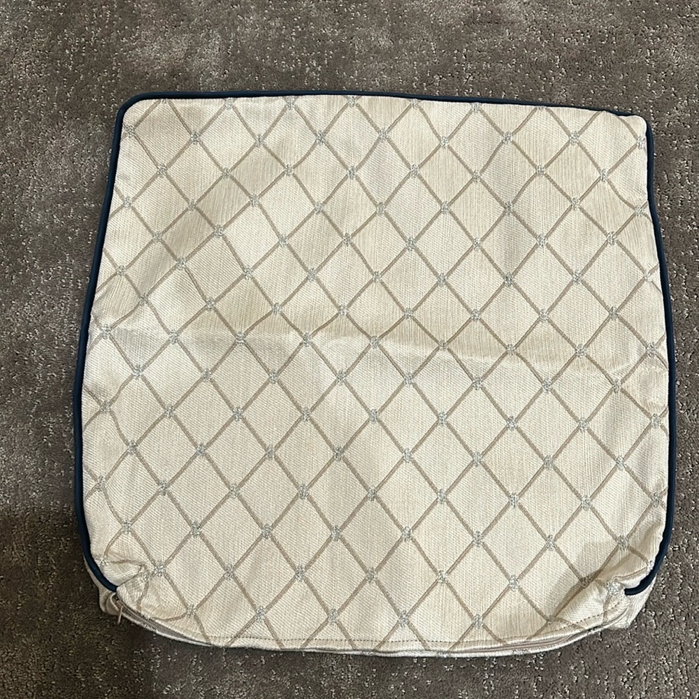 New 21 x 21 in custom pillow cover only